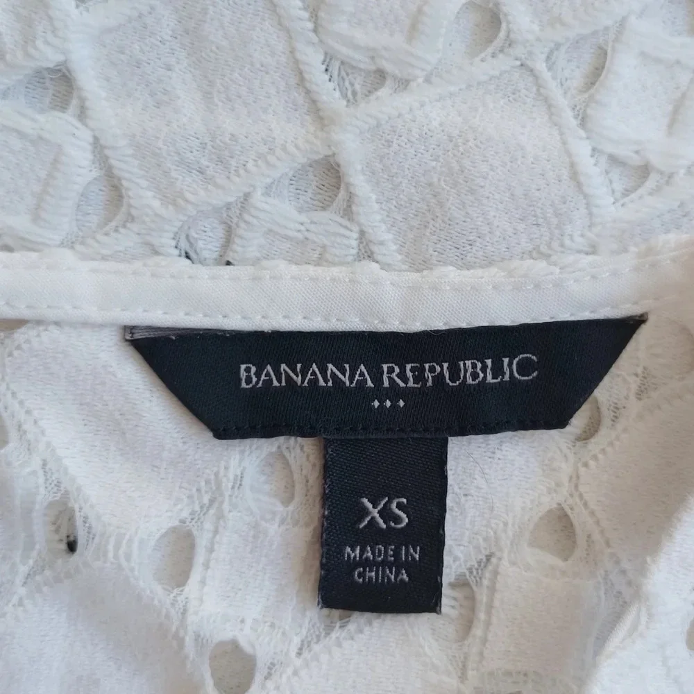 Banana Republic lightweight subtle