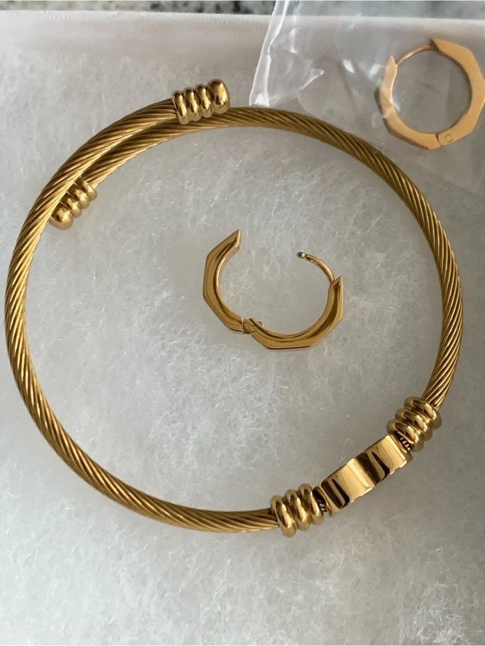 Beautiful gold filled heart bracelet and huggy hoop earrings NEW NEVER WORN