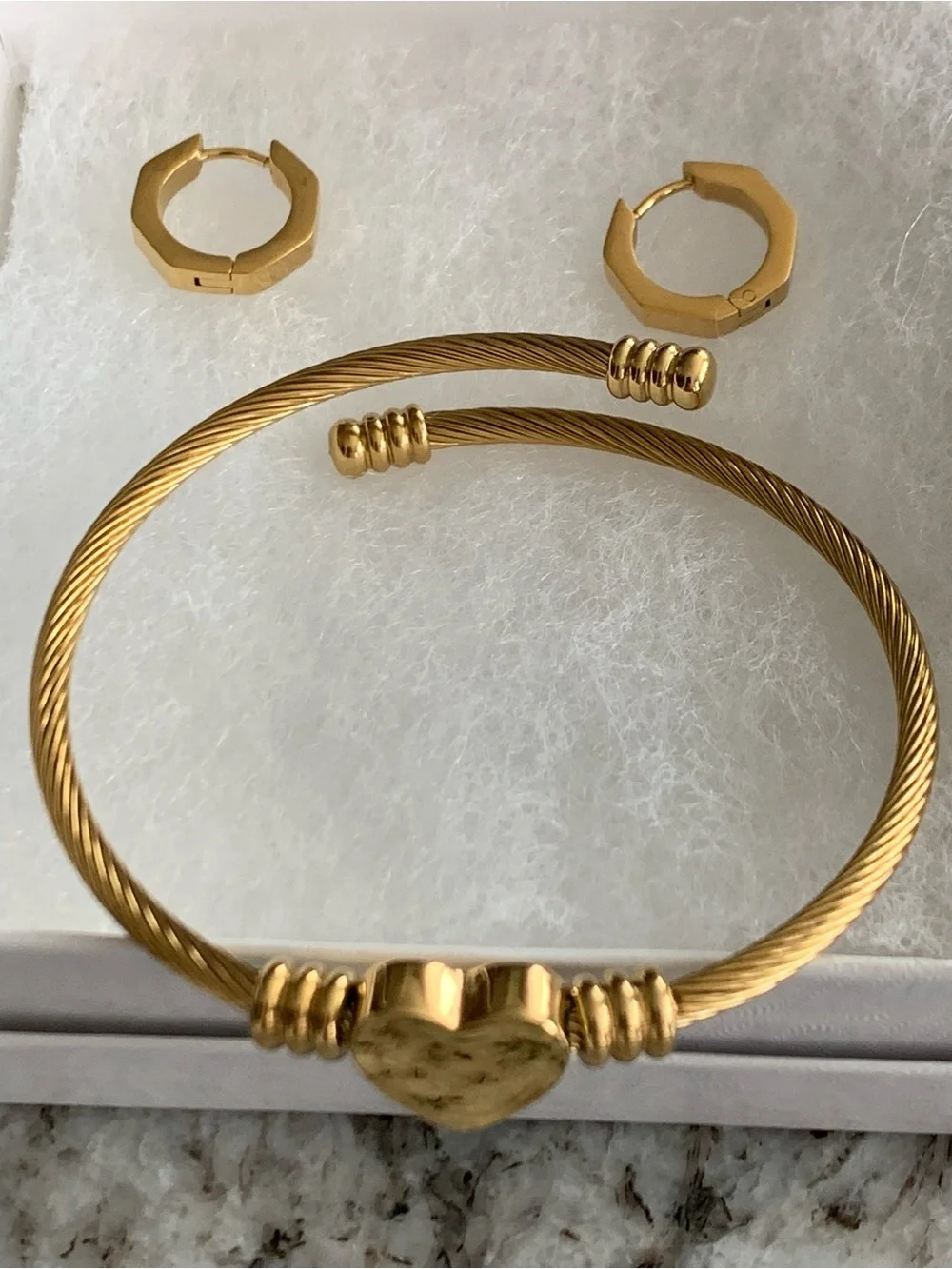 Beautiful gold filled heart bracelet and huggy hoop earrings NEW NEVER WORN