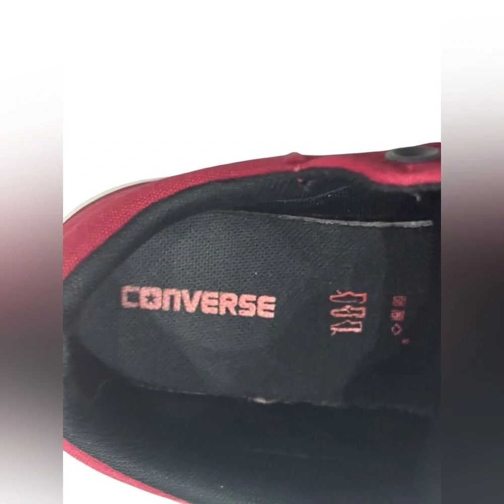 Converse kid’s red
