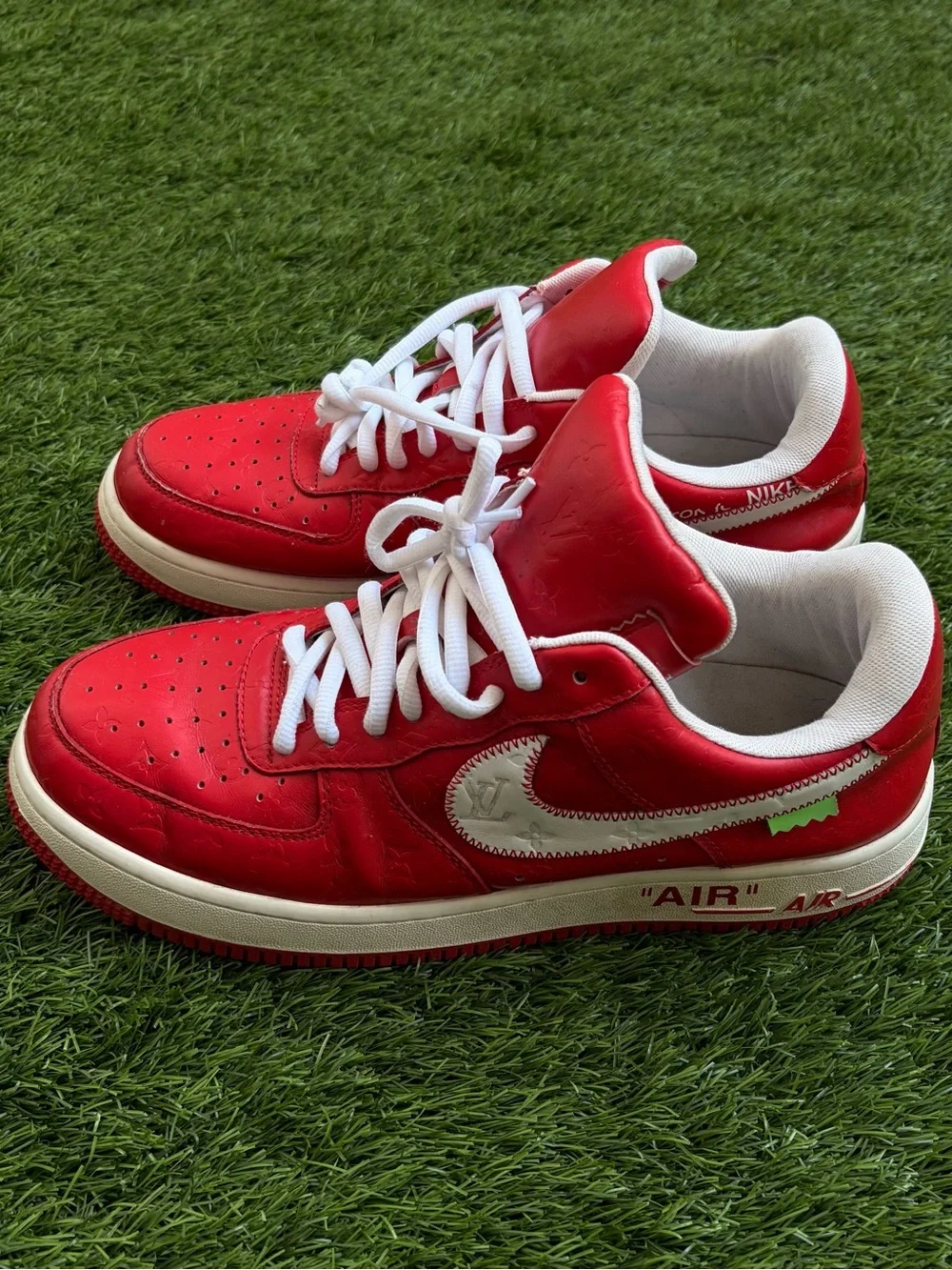 Nike bold red