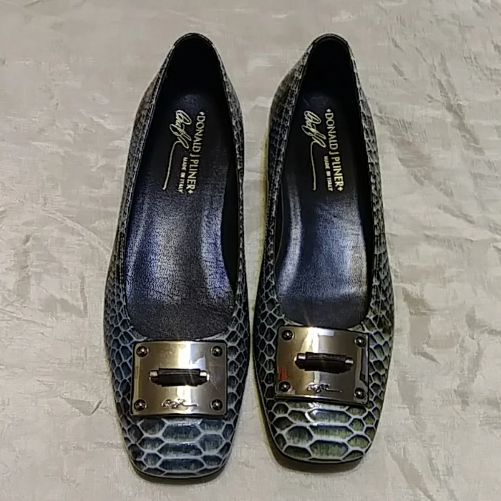 Donald J. Pliner Snakeskin Leather Flats