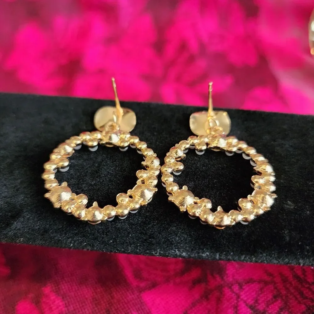Source Unknown gold tone