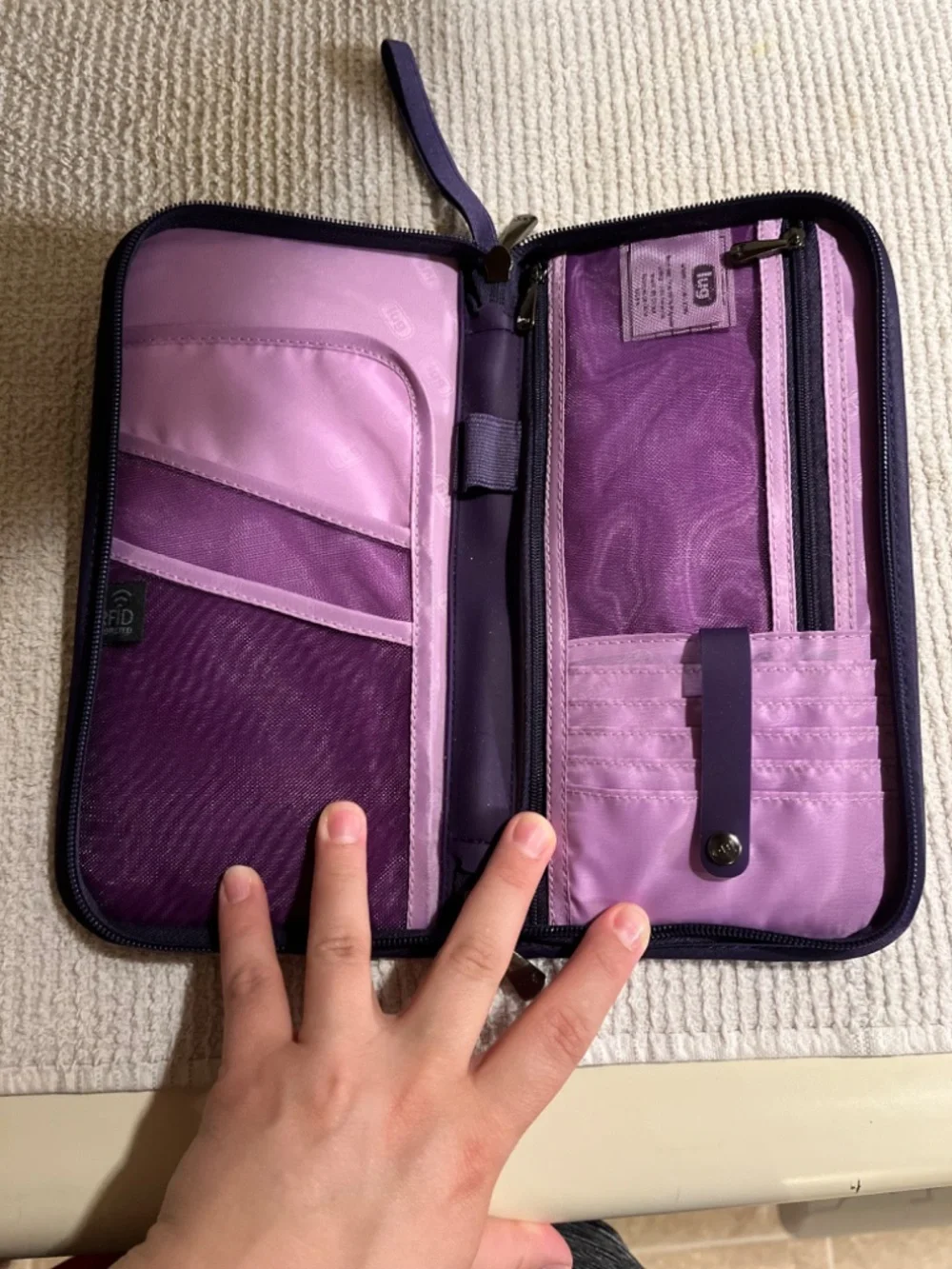 lug purple tango
