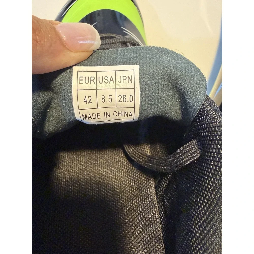 The Unbranded Brand lightweight track
