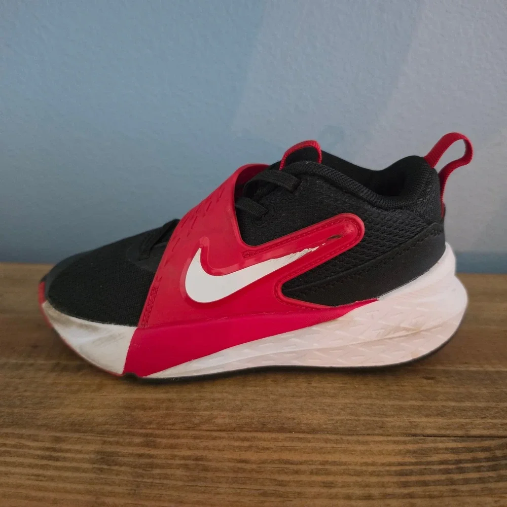 Nike visible scuffing
