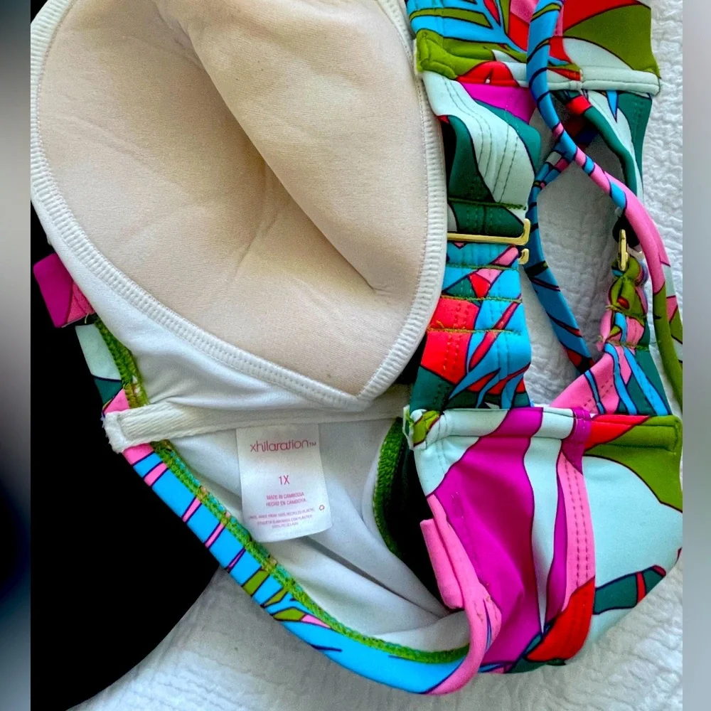 Multicolor Swimsuit Top‎ Size 1X
