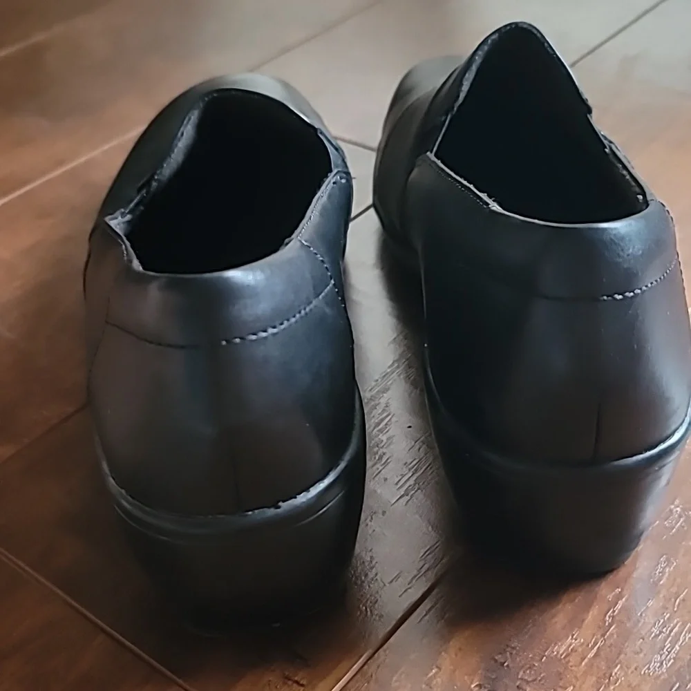 Clark's May Marigold 9M black leather loafer slipon comfy streetwear