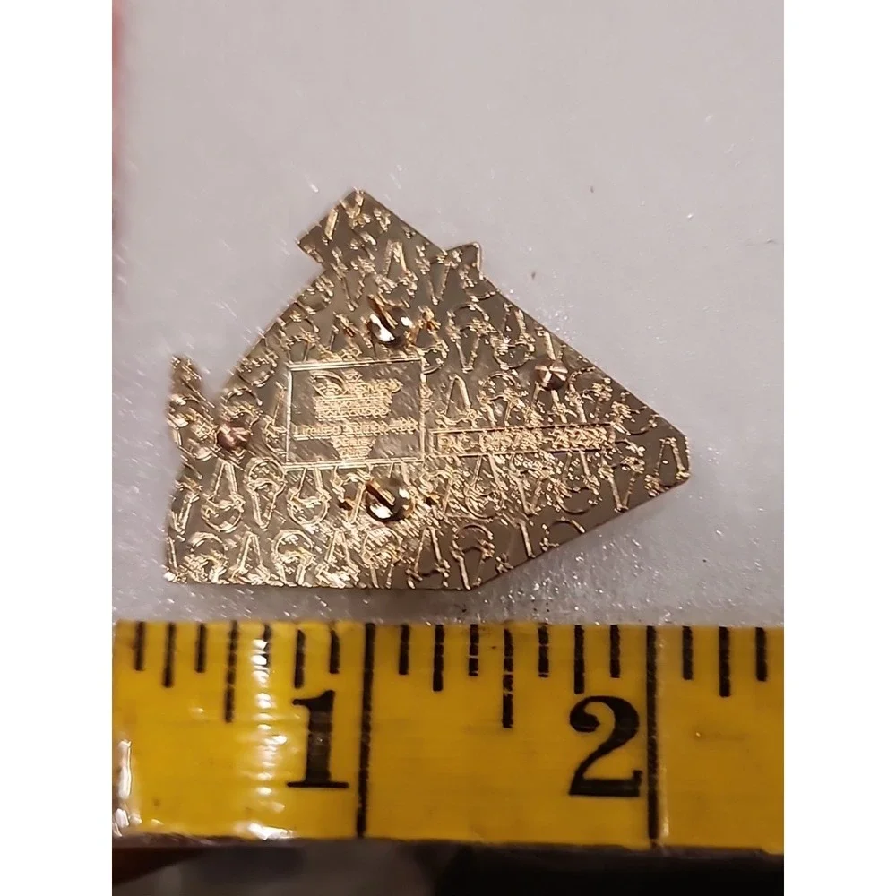 Disney this pin