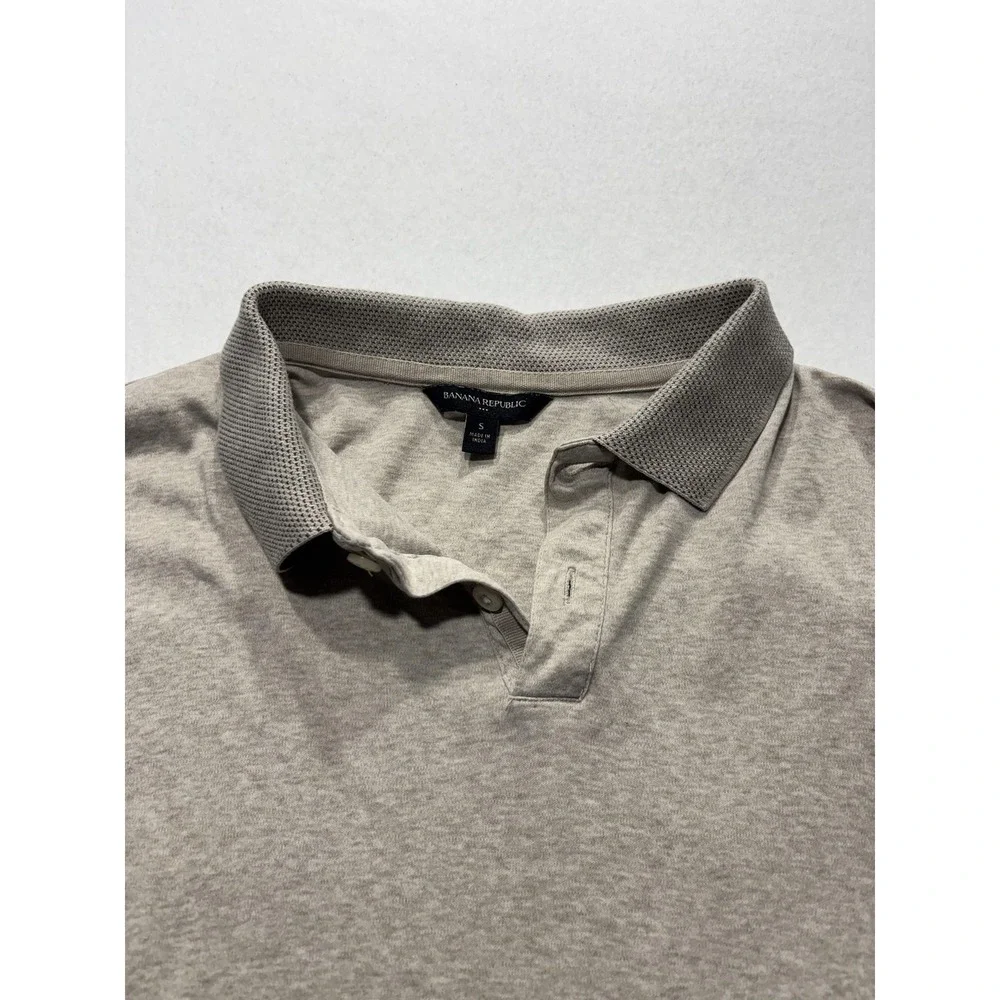 Banana Republic brand banana