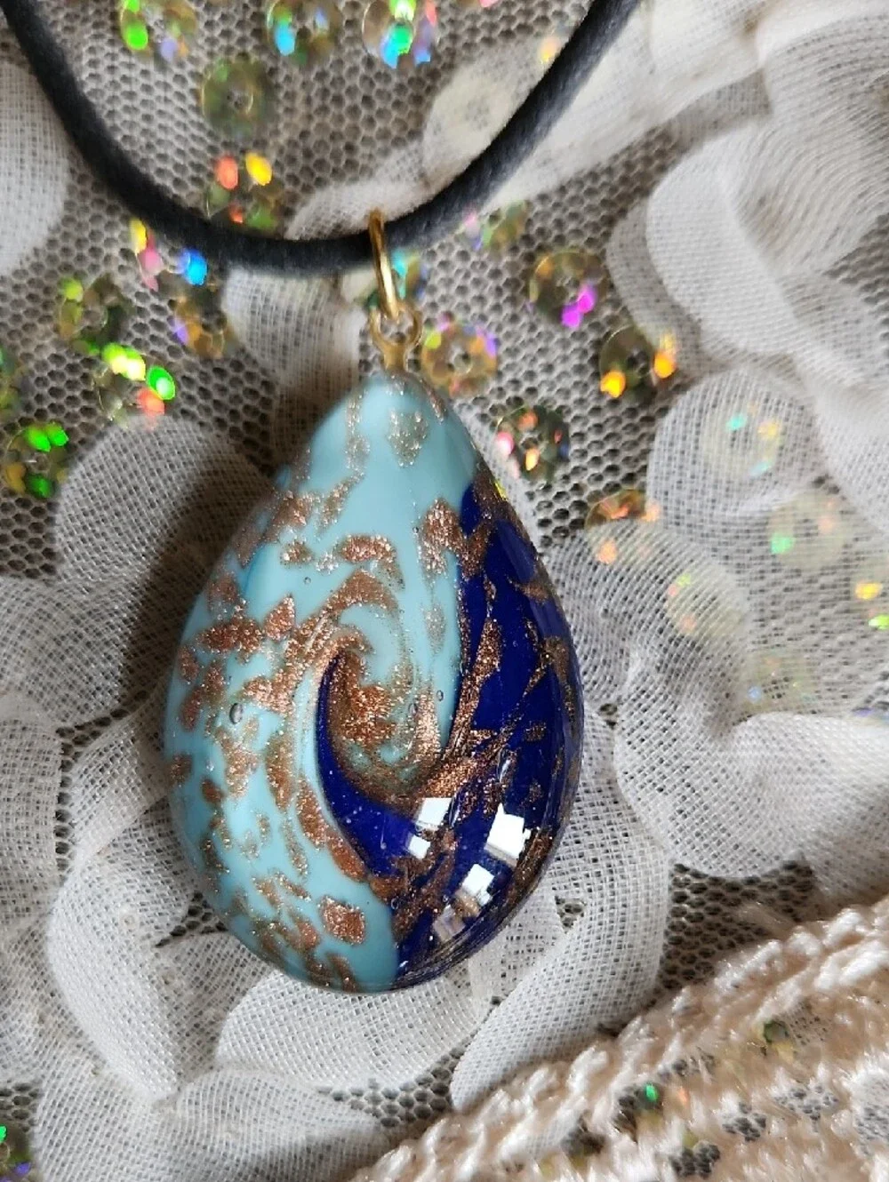 N/A two pendants