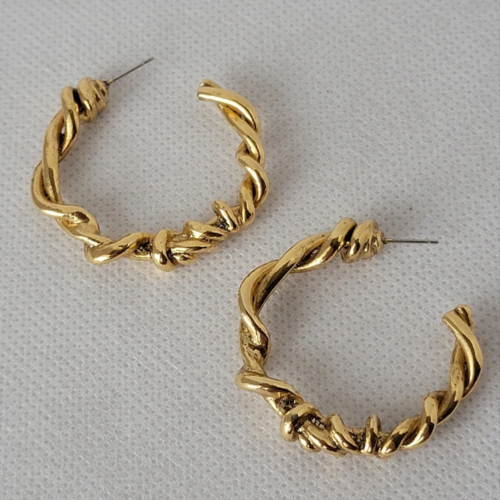 N/A hoop earrings