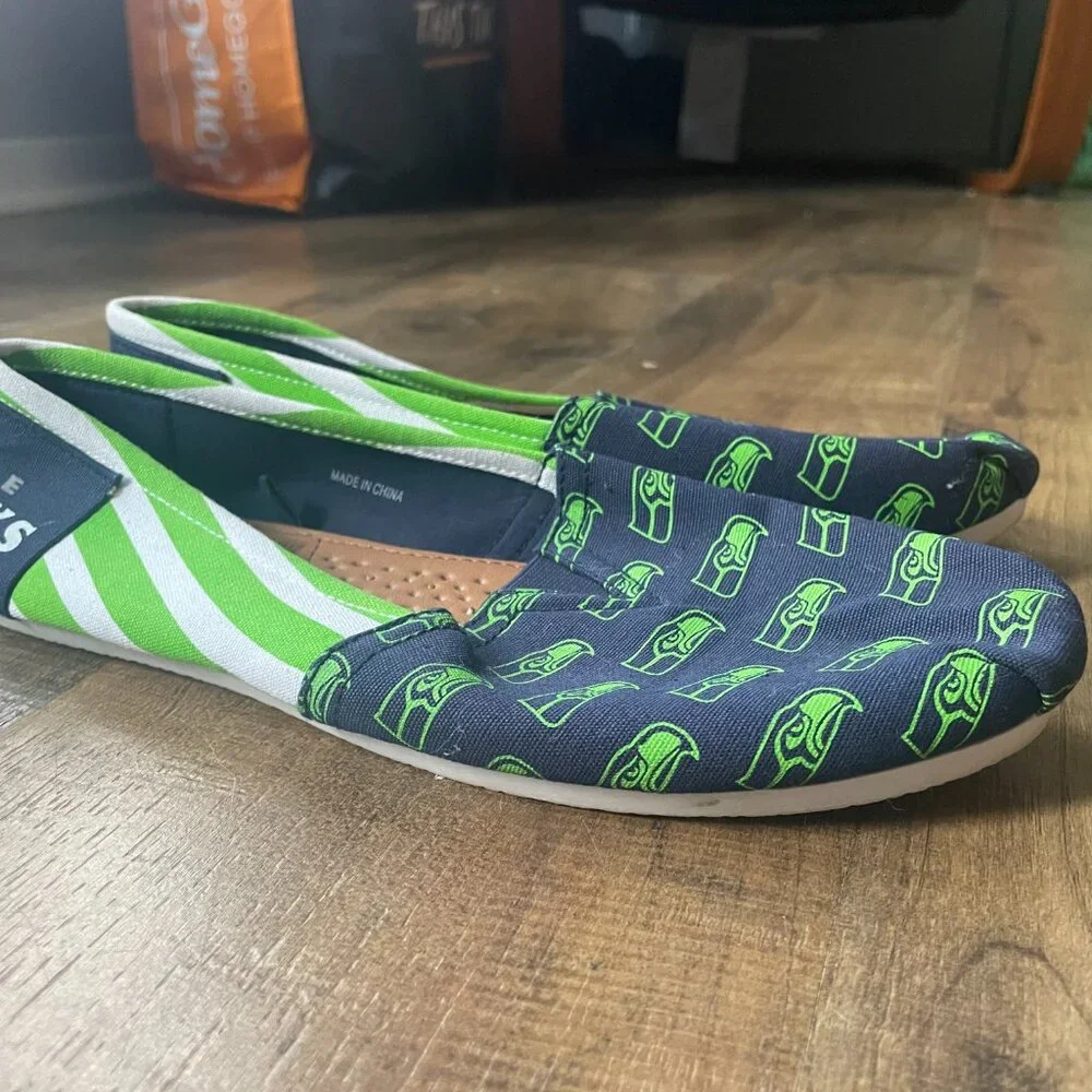 Seattle Seahawks Women's Canvas Flats — Size Medium — New Condition‎
