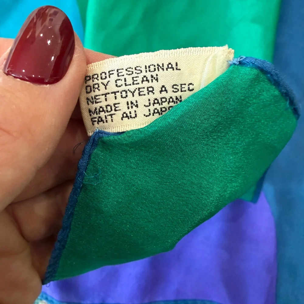 N/A vibrant scarf