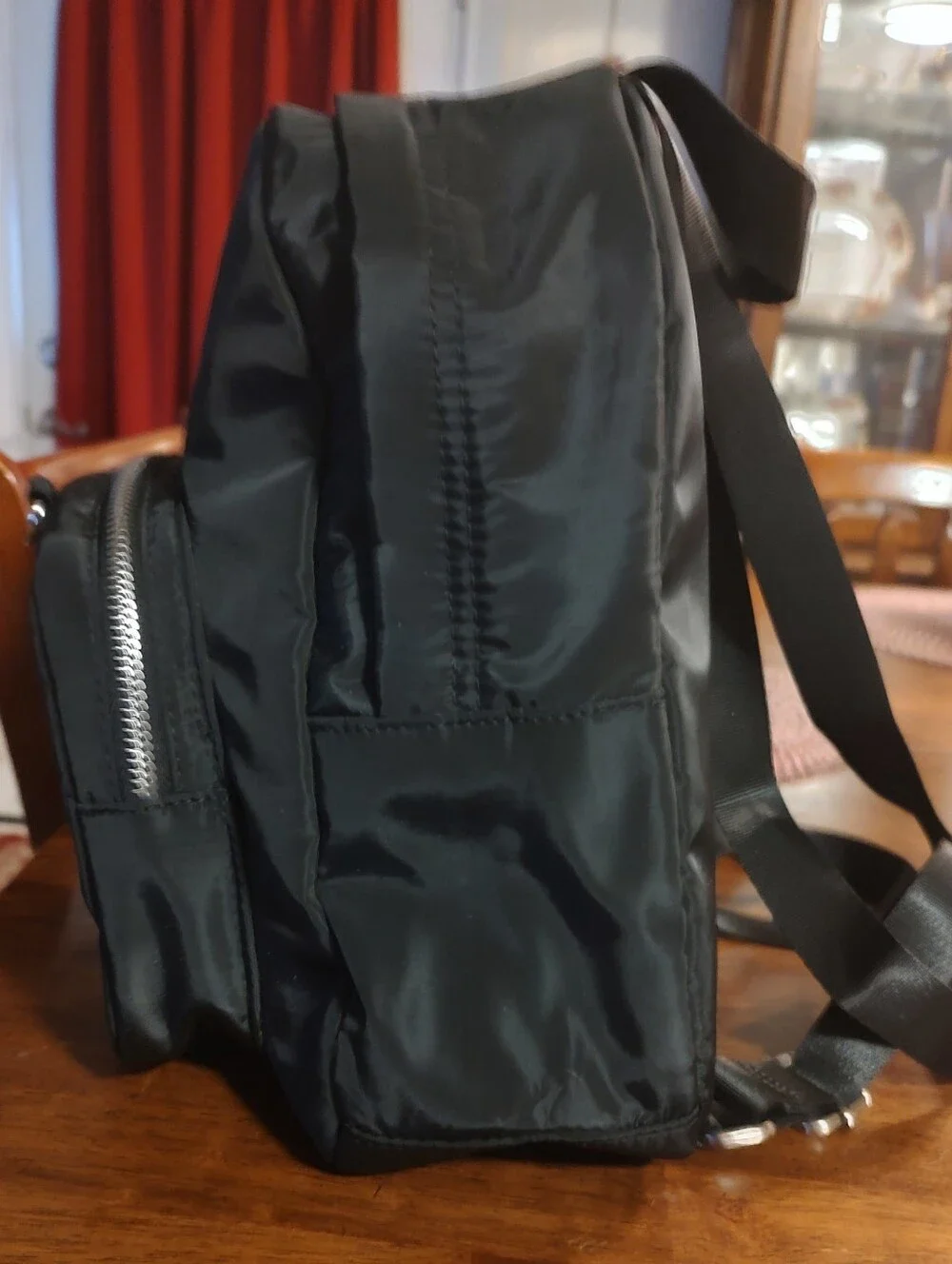 N/A streamlined black