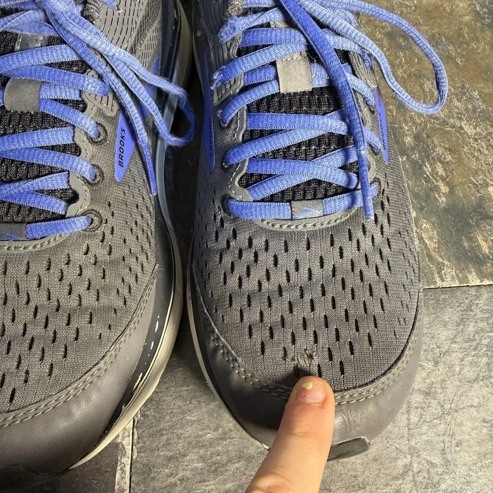 Brooks toe hole small