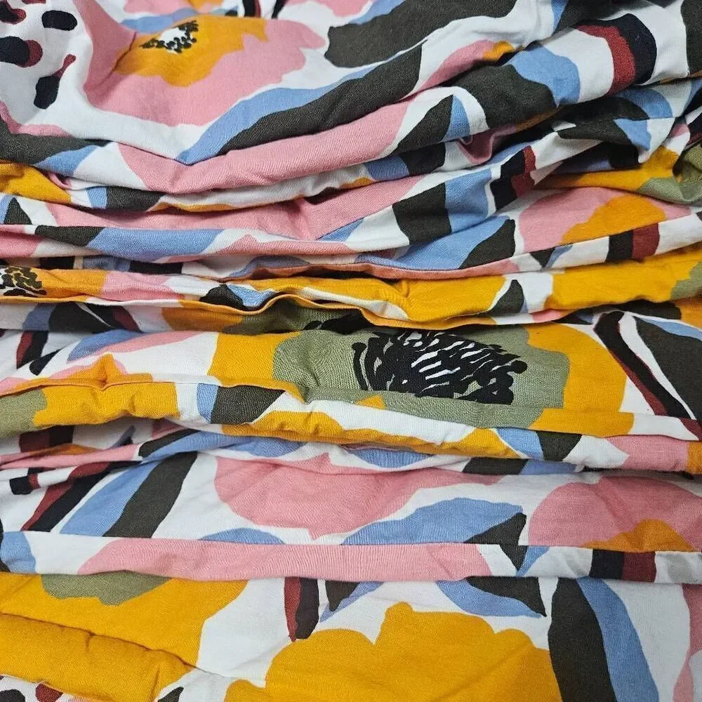 Marimekko comforter with 1 standar sham
