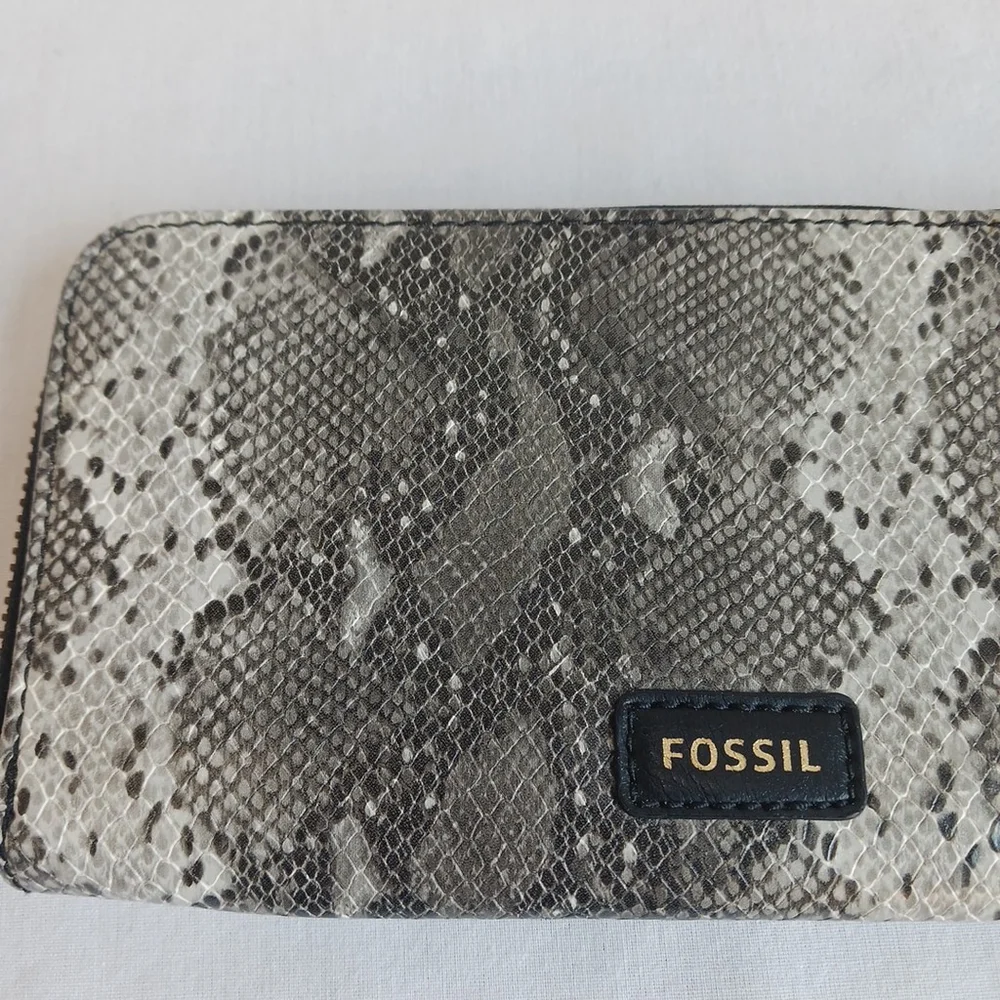 Fossil this zip