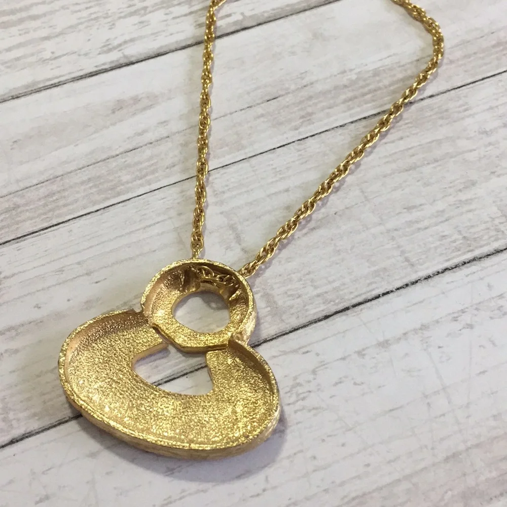 Vintage pendant necklace