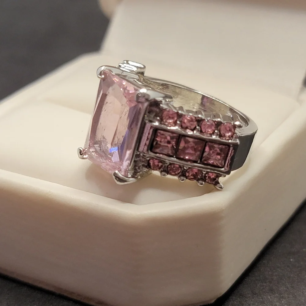 Ring simulated stones