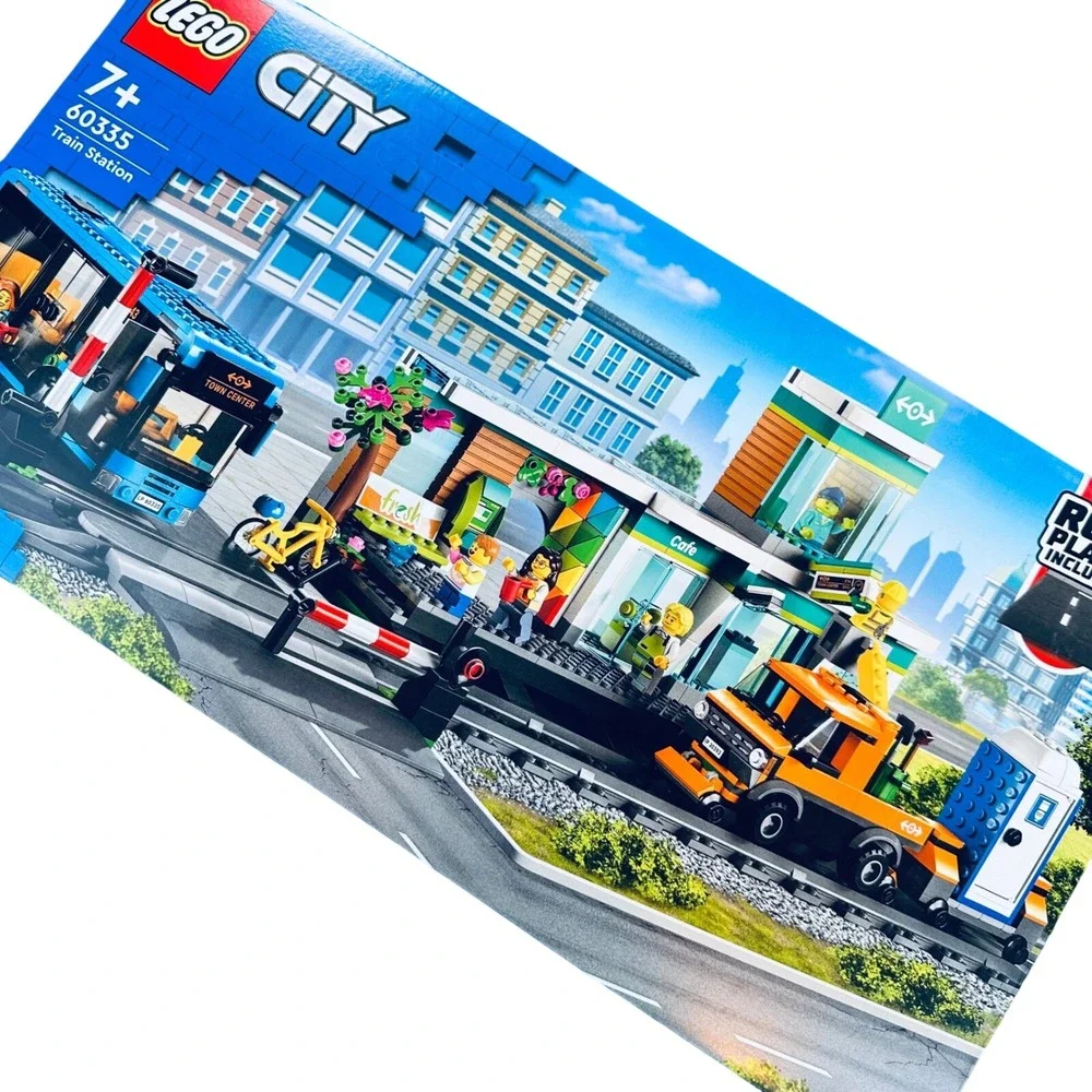 LEGO City Train Station Building Set 60335 Bus and Rail Truck 907 PCS Display