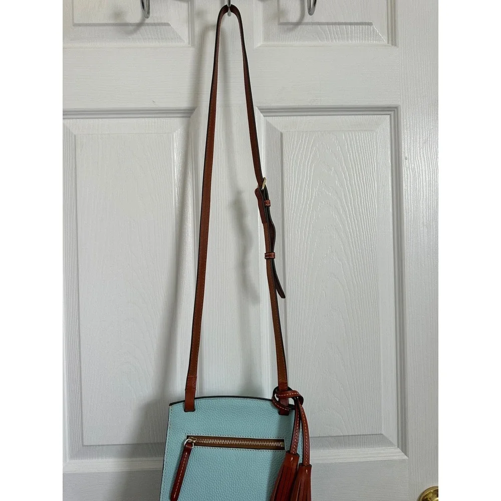 Dooney & Bourke this gorgeous