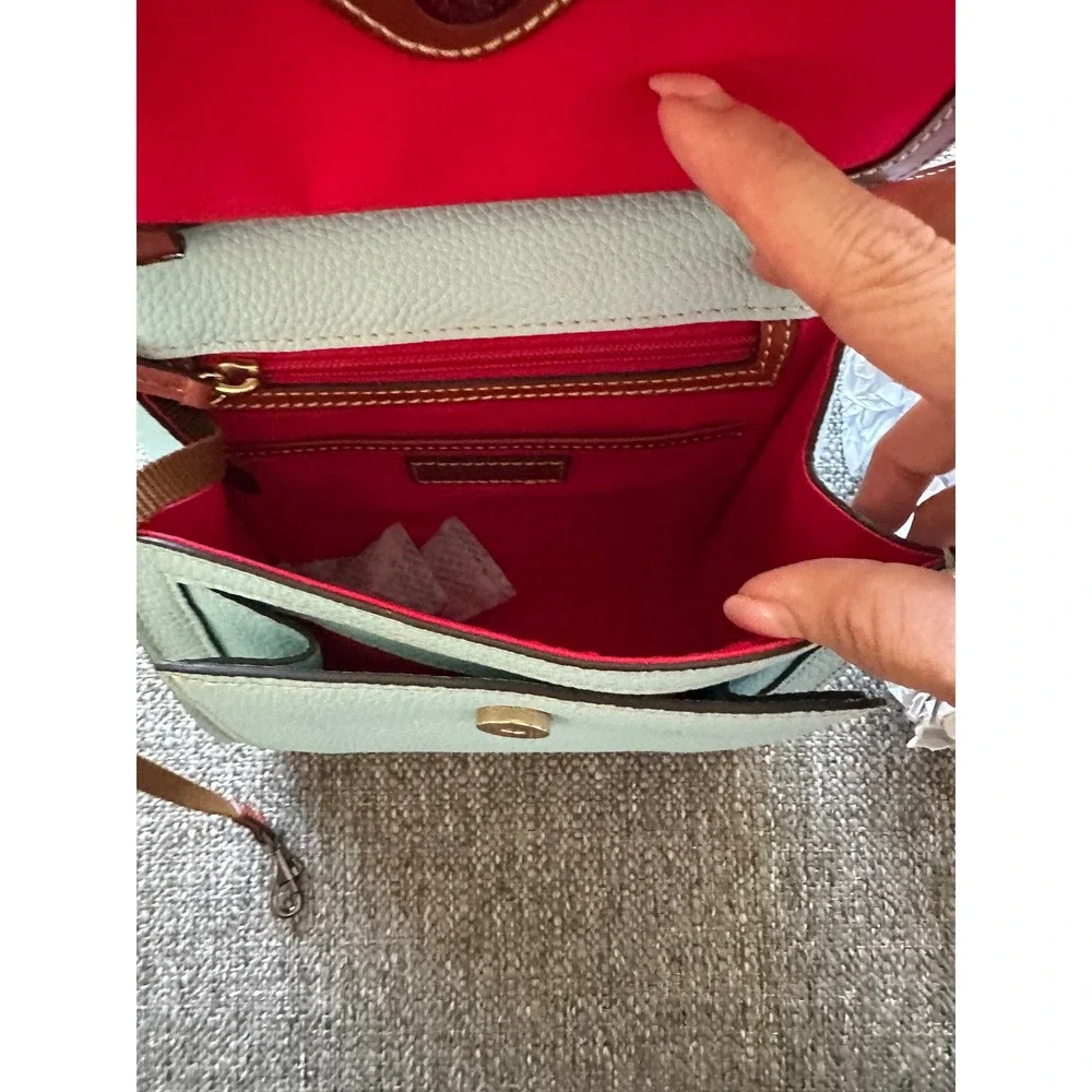 Dooney & Bourke this gorgeous
