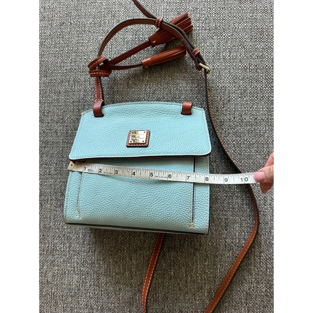 Dooney & Bourke this gorgeous