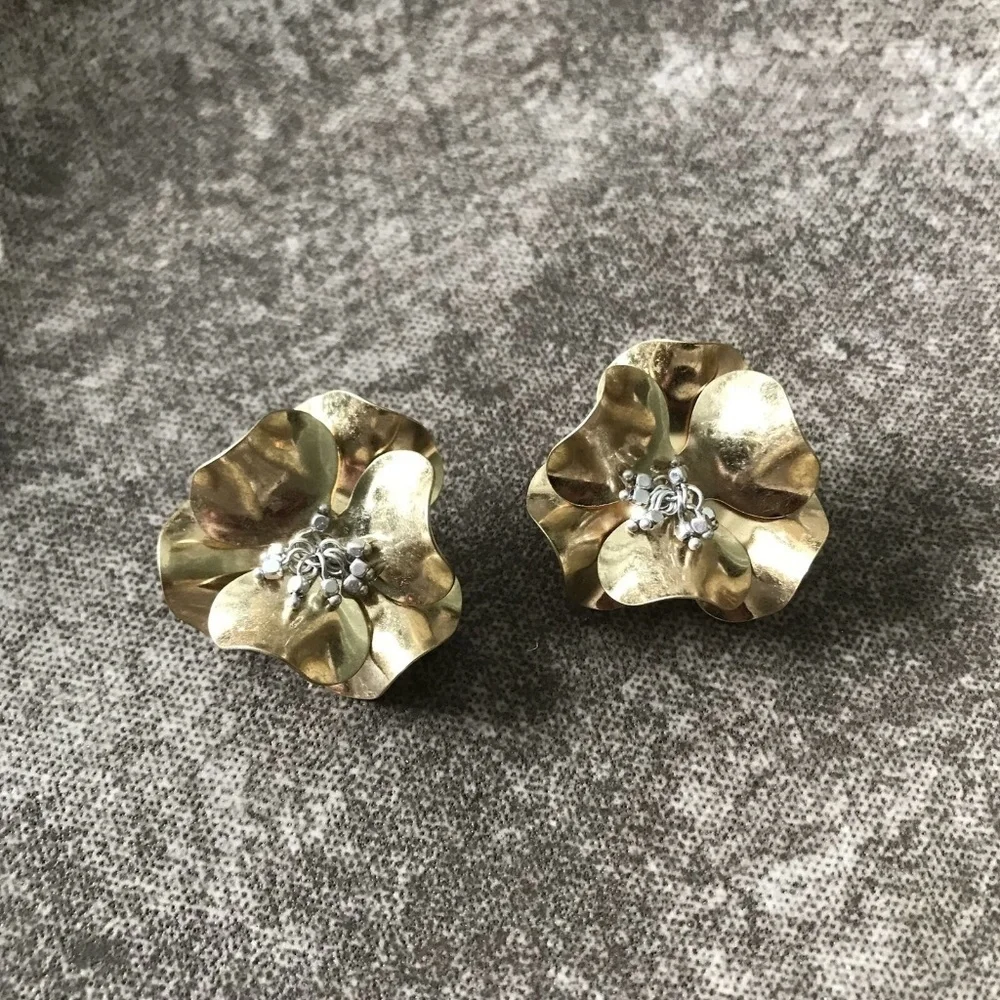 Earrings Gold Metal‎ Flower Petals with Beaded Bud