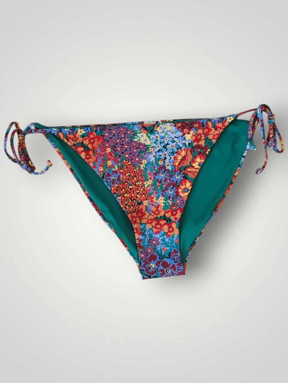Onia kate string