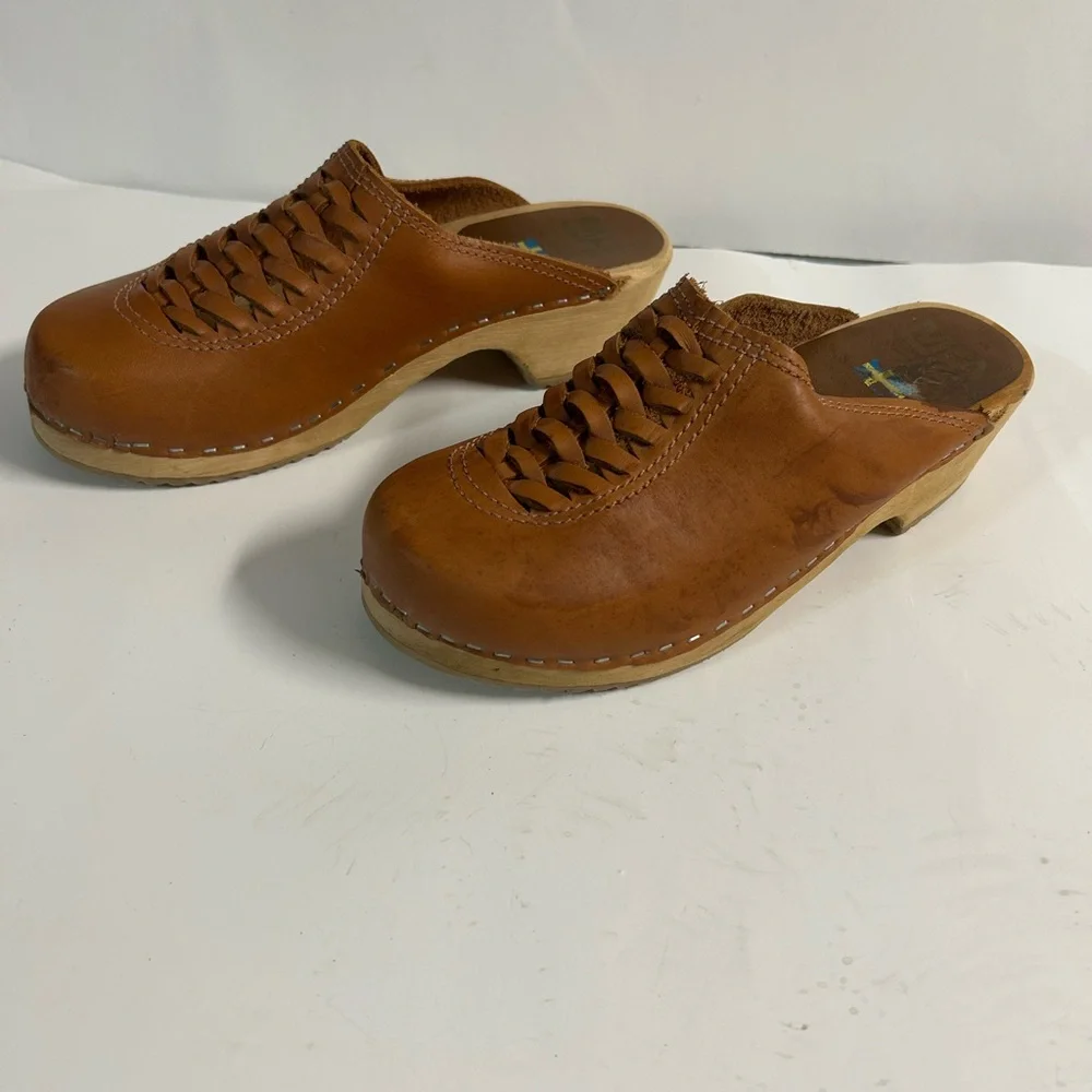 MIA leather wooden