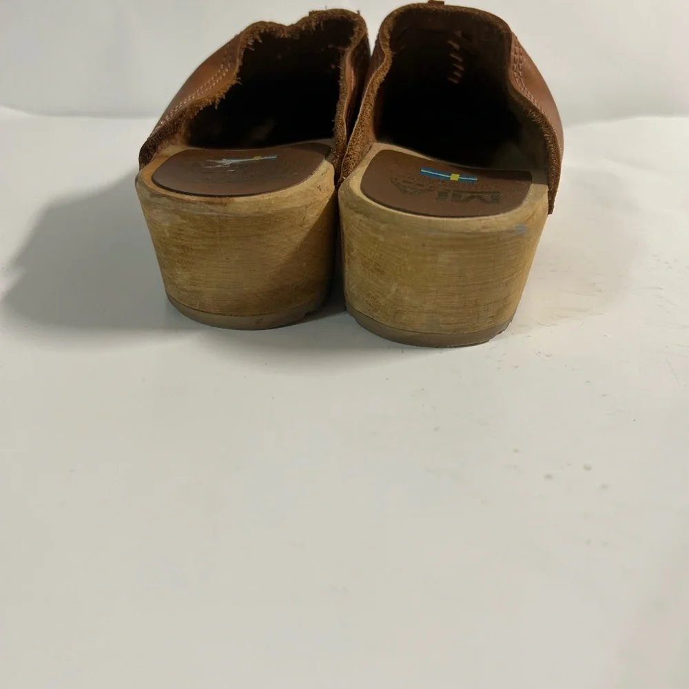MIA wooden leather swedish