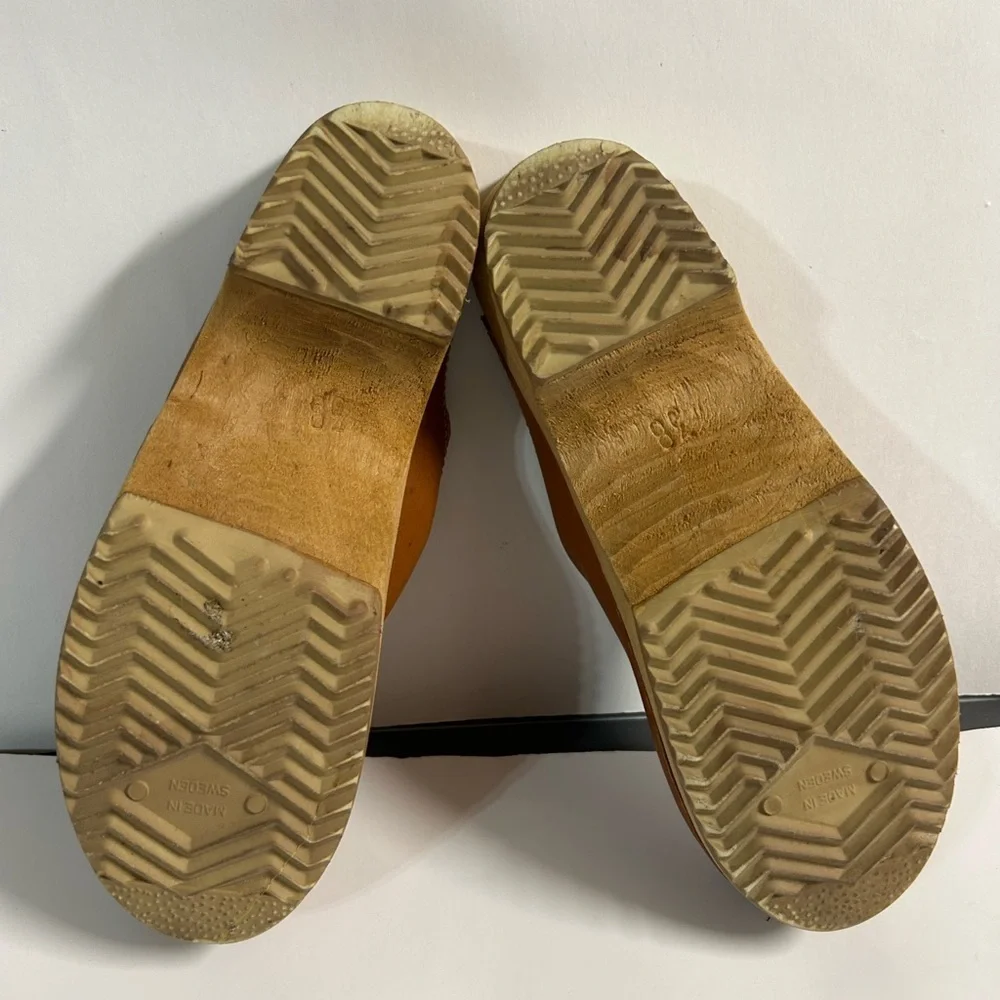 MIA leather good