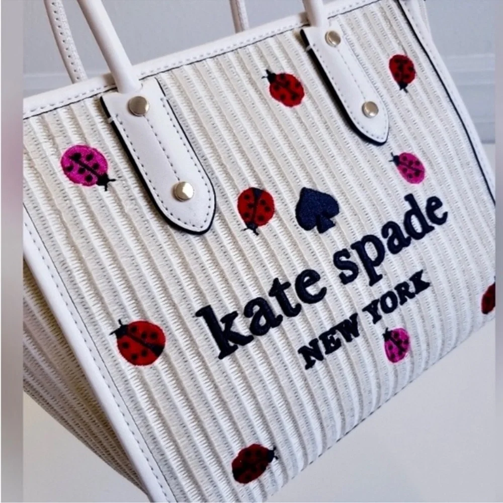 kate spade reposhing this