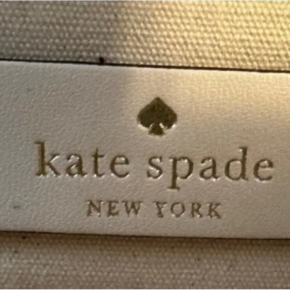 kate spade reposhing this