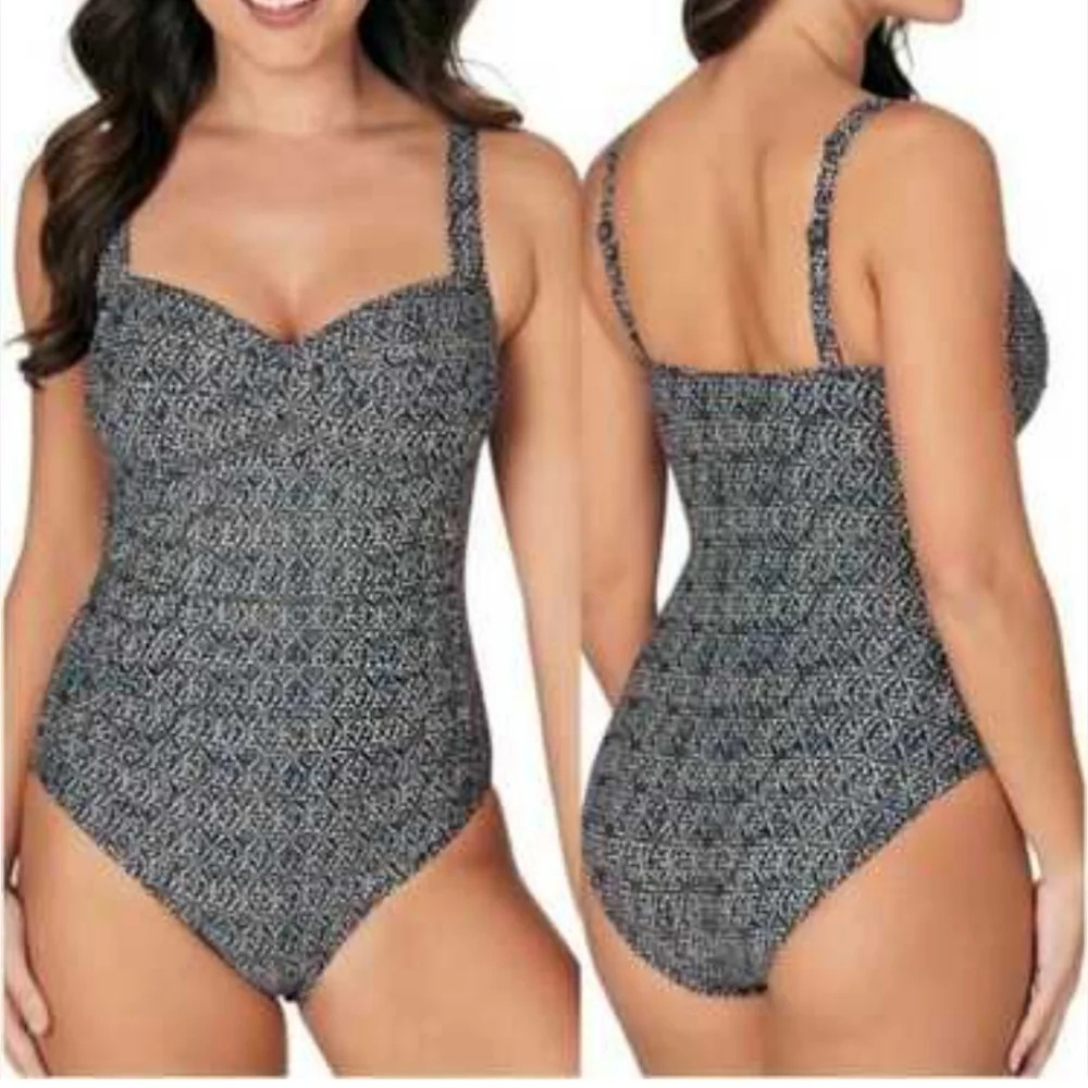 Nip tuck‎ Geo Design, Twist Front, Multi Cup Fit, One-Piece Swimsuit, Size 10