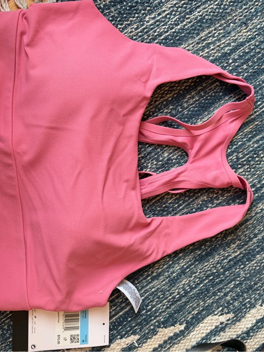 Nike color peony