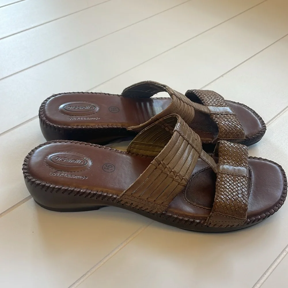 Dr. Scholls brown color