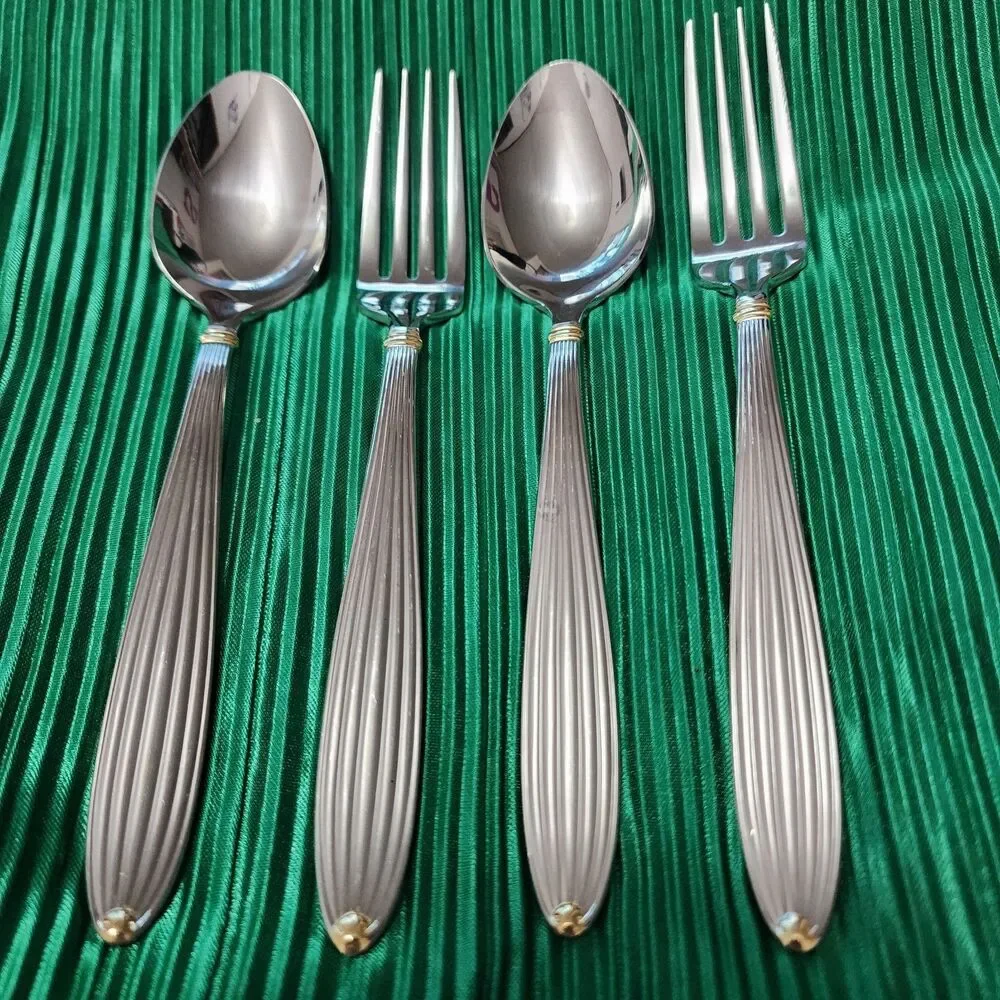 Reed & Barton GOLDEN JUBILEE 18/8 Stainless Steel 2 Soup Spoons 2 Dinner Forks
