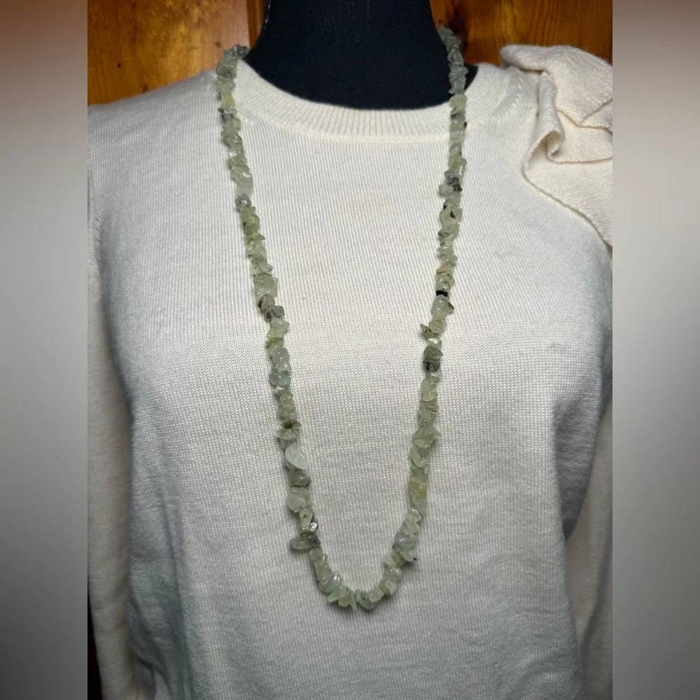 Source‎ Unknown Light Green Gemstone Necklace