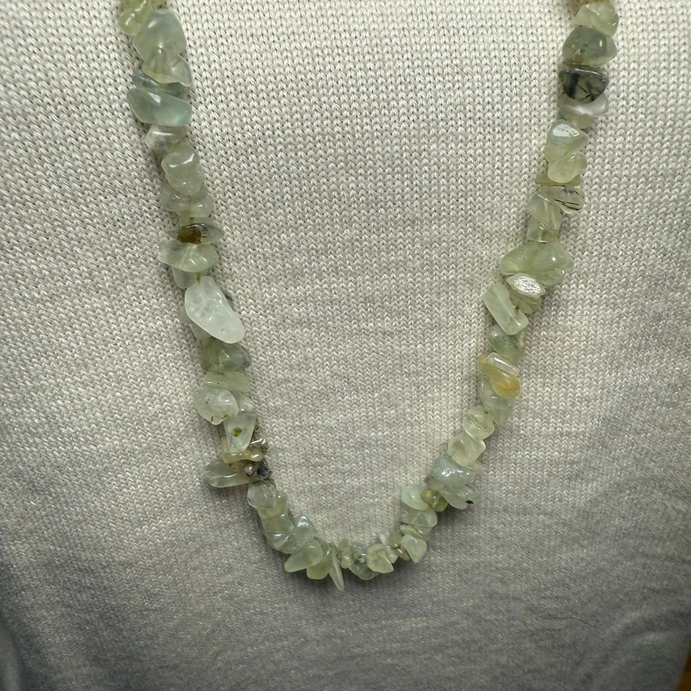 Source Unknown chic necklace