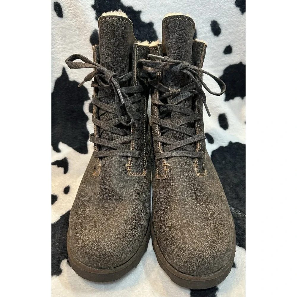 Bearpaw Women's Krista WIDE‎ Wedge Boots Size 10 - Chesnut Distressed