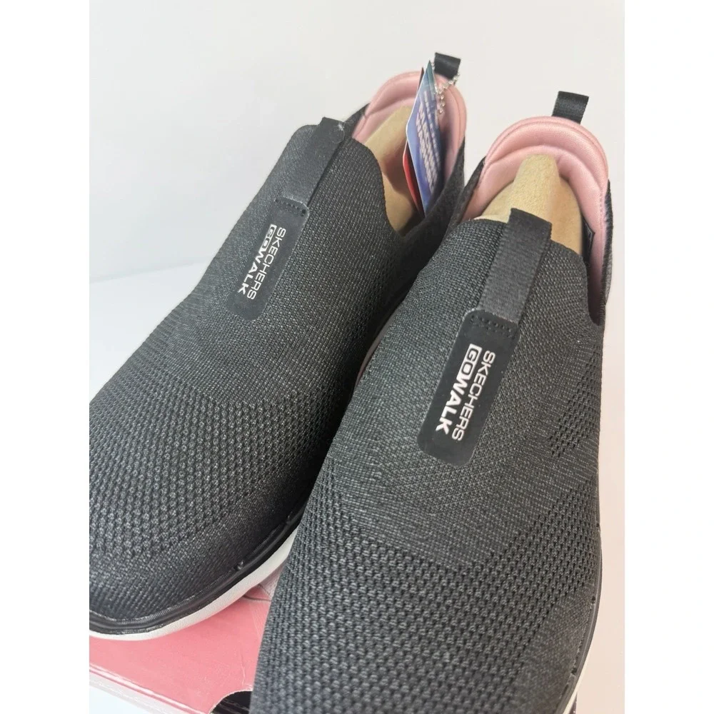 Skechers go walk