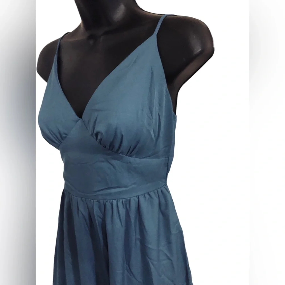 Jessica Simpson open waist
