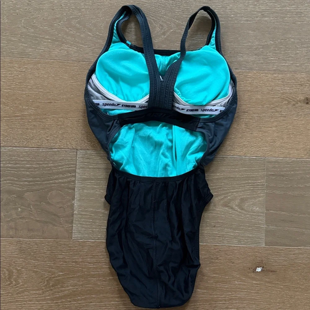 Speedo excellent size