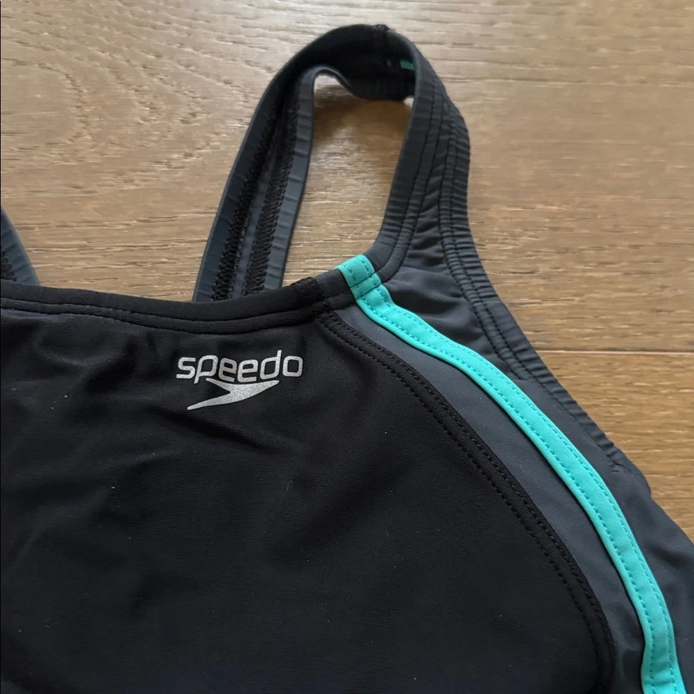 Speedo excellent size