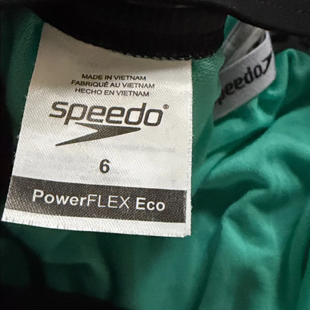 Speedo excellent size