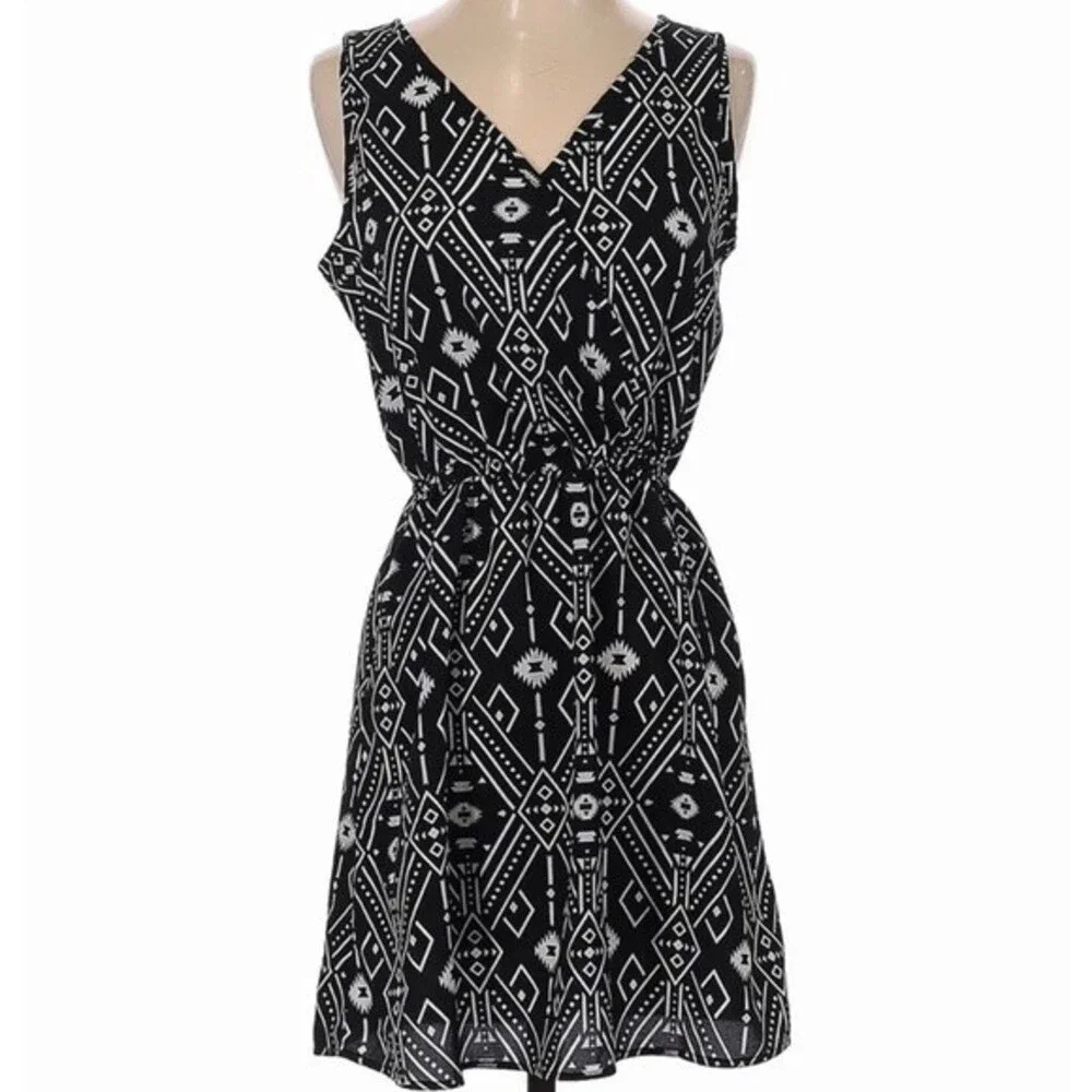 Black and white wrap top aztec print dress size small
