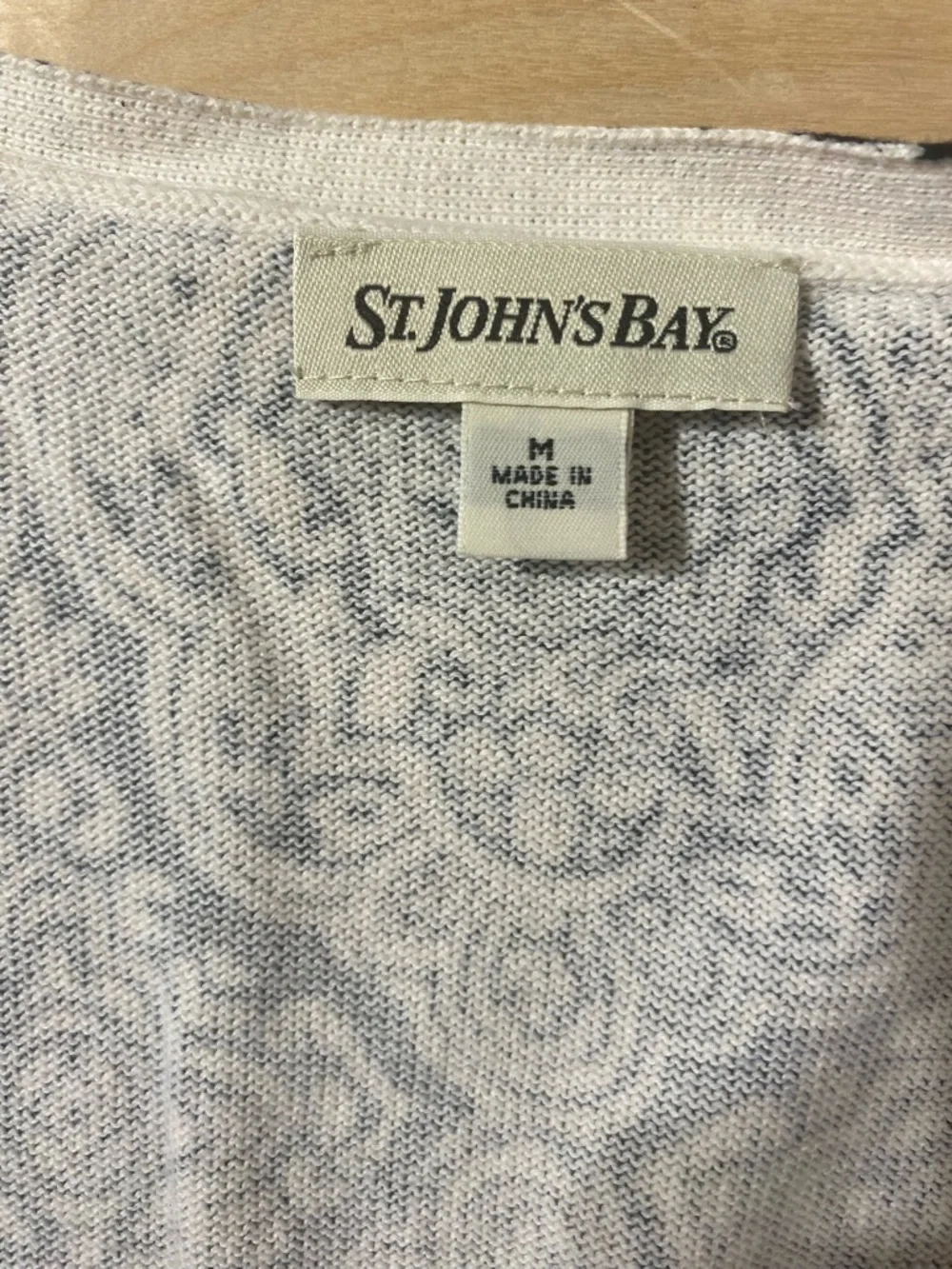 St. Johns Bay lightweight neck
