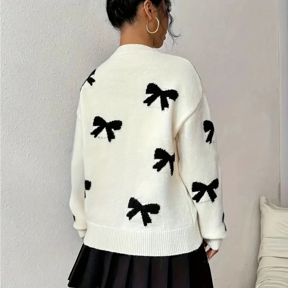 Bow Pattern Crew Neck Sweater